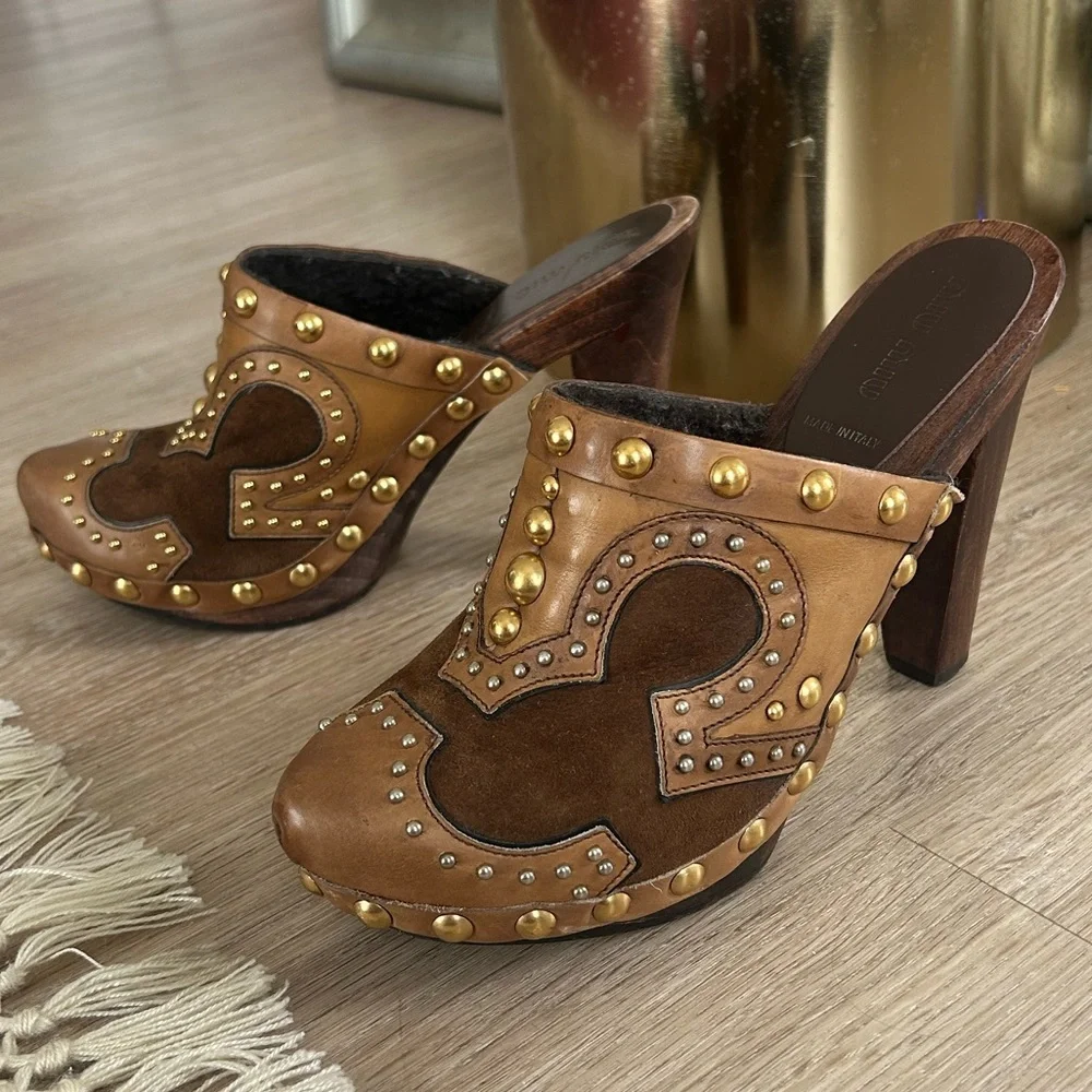MIU MIU Size 37 1/2 or US 7 studded Brown leather clogs - Picture 9 of 10